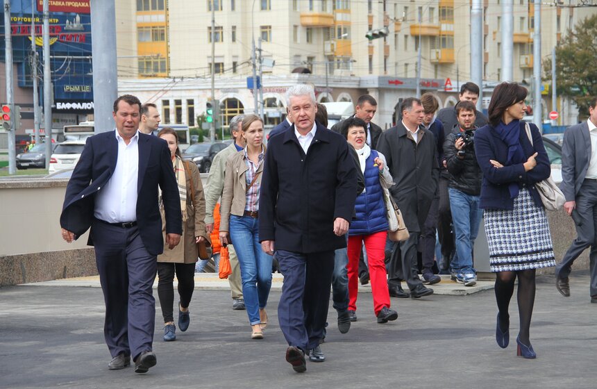 Мэр открыл пешеходный переход у метро "Университет" 12 фото