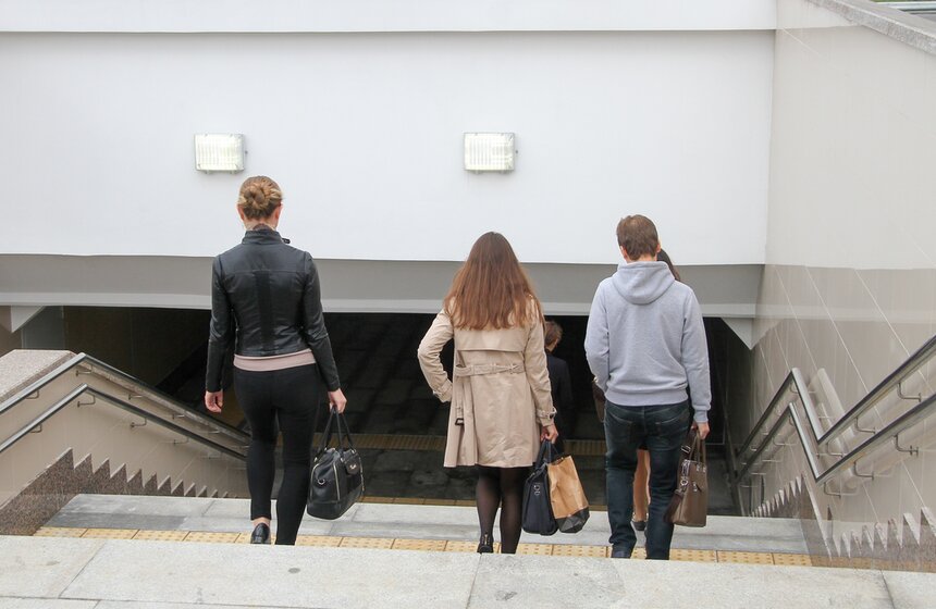 Мэр открыл пешеходный переход у метро "Университет" 9 фото