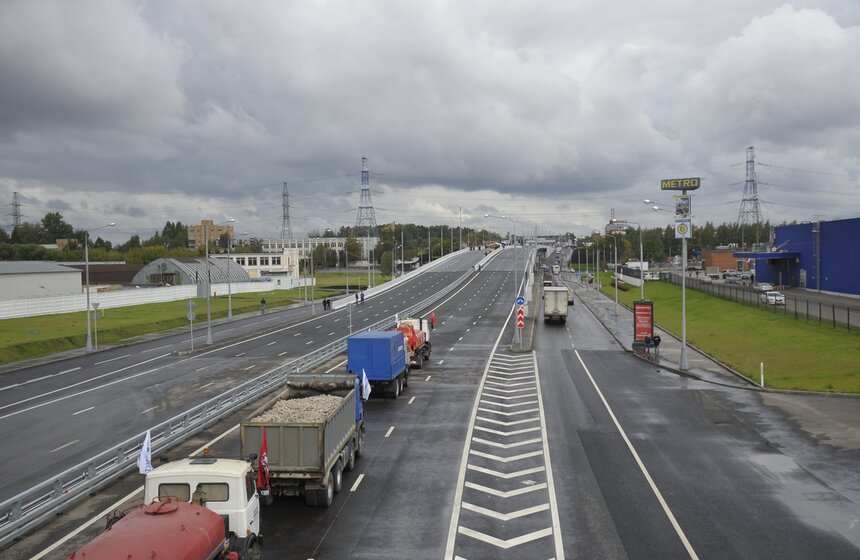 Сергей Собянин открыл движение по эстакаде на Рябиновой улице 17 фото