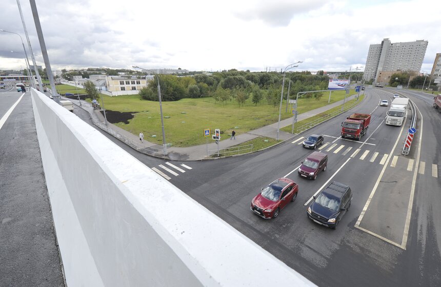 Сергей Собянин открыл движение по эстакаде на Рябиновой улице 5 фото