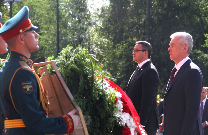 Церемония возложения цветов к Могиле Неизвестного Солдата 15 фото