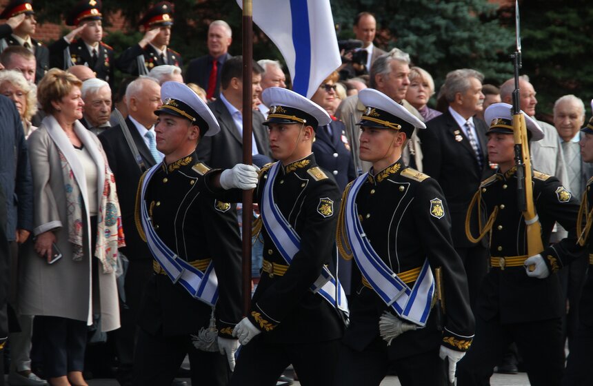 Церемония возложения цветов к Могиле Неизвестного Солдата 24 фото