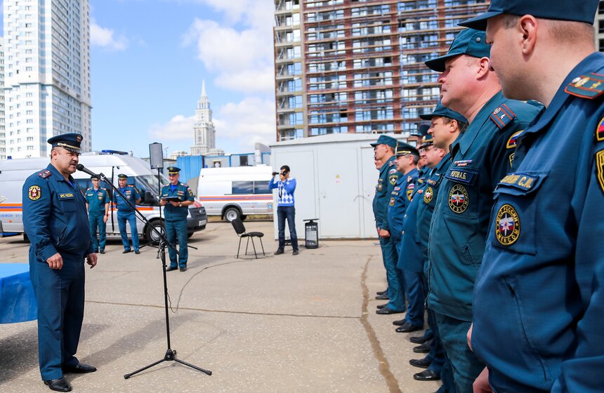 Соревнования пожарных прошли на Ходынском поле 34 фото