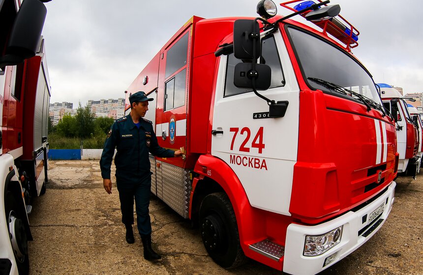 Соревнования пожарных прошли на Ходынском поле 1 фото