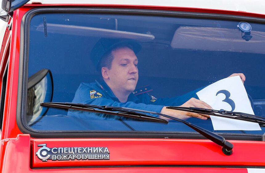 Соревнования пожарных прошли на Ходынском поле 5 фото