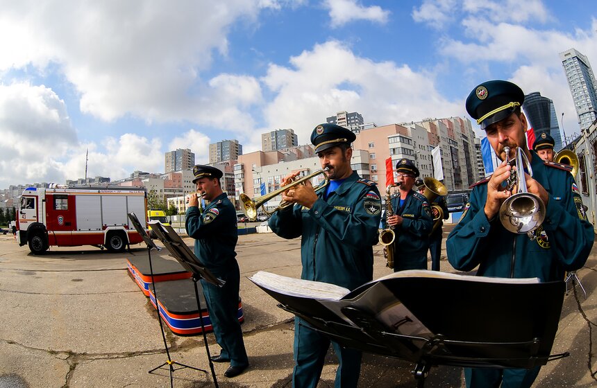 Соревнования пожарных прошли на Ходынском поле 8 фото