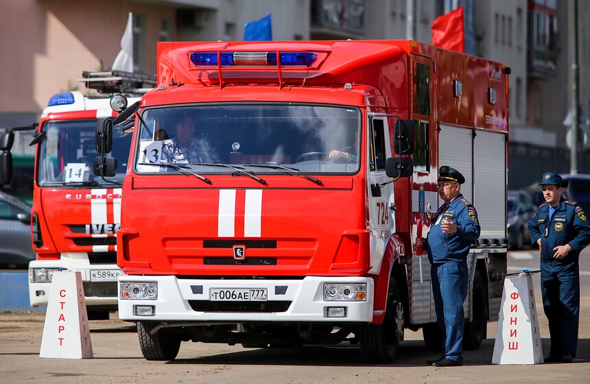 Соревнования пожарных прошли на Ходынском поле 17 фото