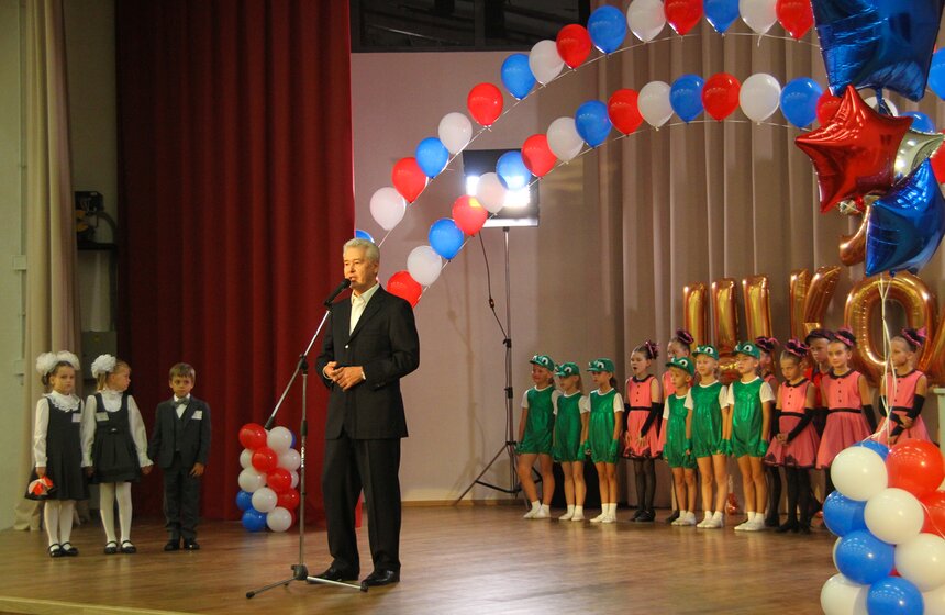 Сергей Собянин поздравил школьников с началом учебного года 20 фото