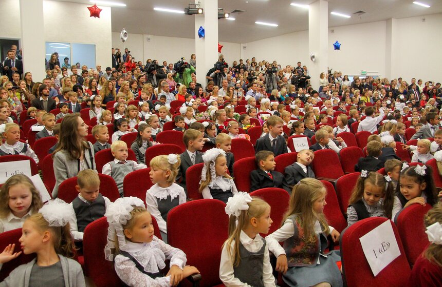 Сергей Собянин поздравил школьников с началом учебного года 13 фото