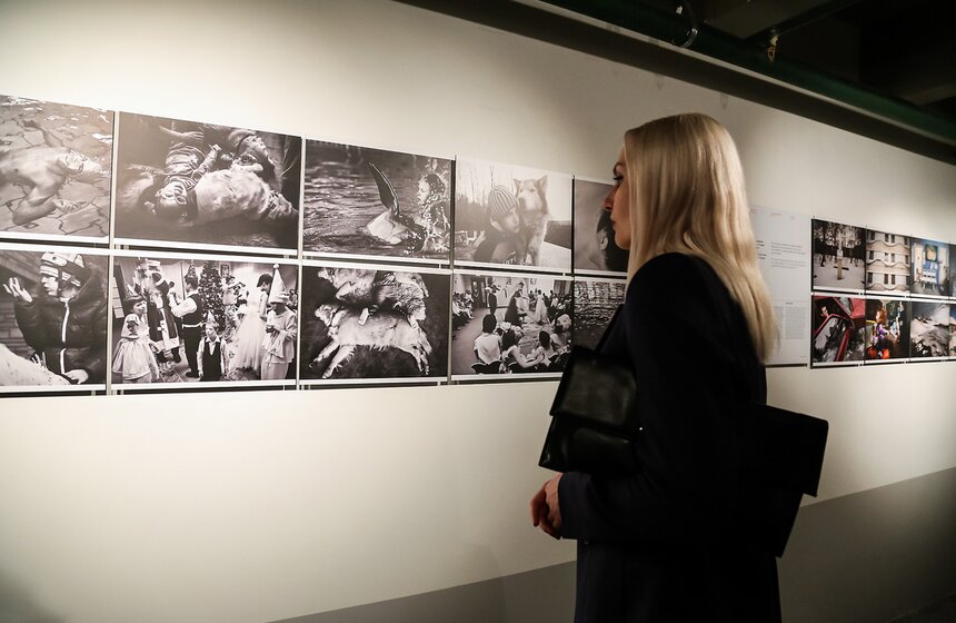 Фотовыставка имени Андрея Стенина открылась в Москве 27 фото