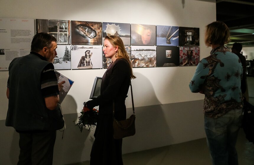 Фотовыставка имени Андрея Стенина открылась в Москве 30 фото