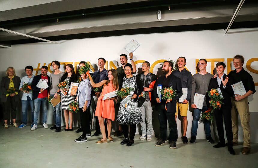 Фотовыставка имени Андрея Стенина открылась в Москве 31 фото