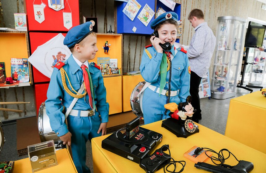 Посвященная Дворцу пионеров выставка открылась в Москве 5 фото