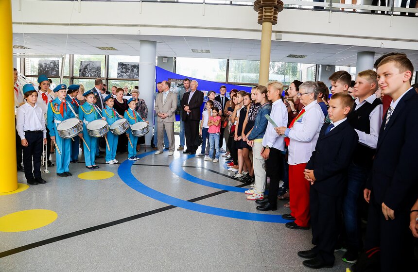 Посвященная Дворцу пионеров выставка открылась в Москве 13 фото