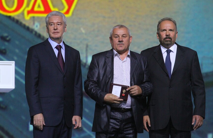 Работникам ЖКХ вручили награды за достижения 15 фото