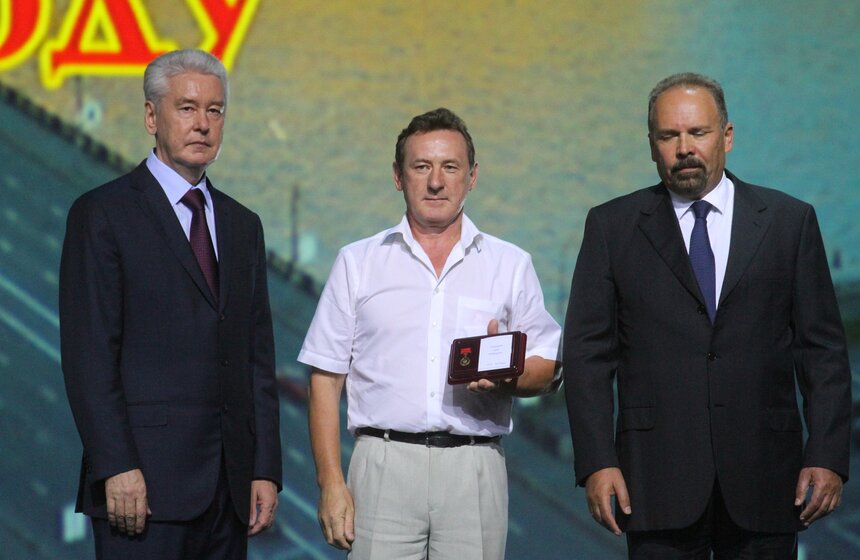 Работникам ЖКХ вручили награды за достижения 13 фото