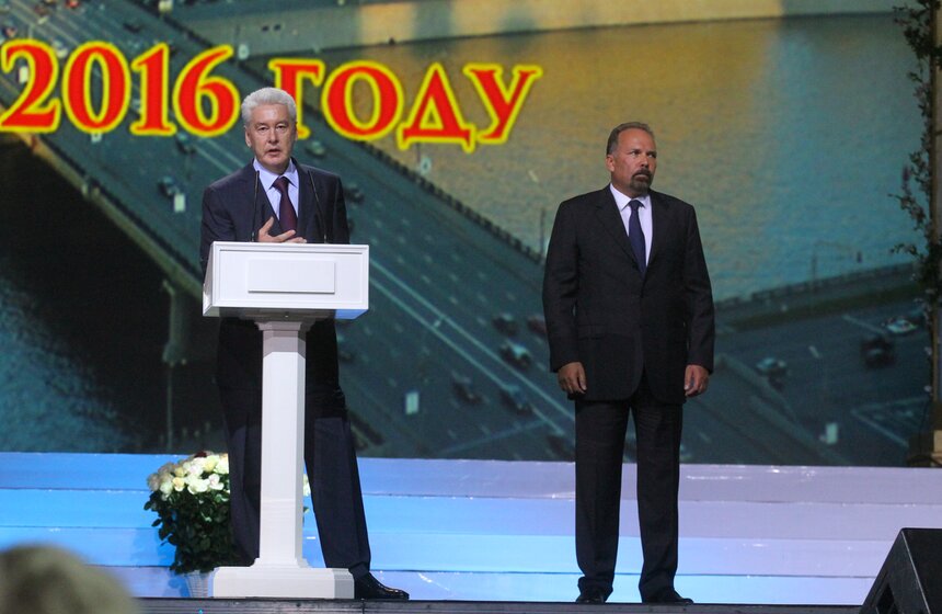 Работникам ЖКХ вручили награды за достижения 4 фото