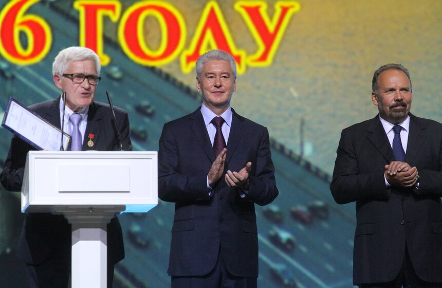 Работникам ЖКХ вручили награды за достижения 9 фото