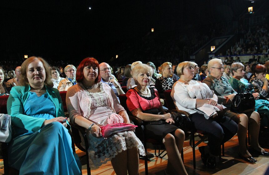 Работникам ЖКХ вручили награды за достижения 7 фото