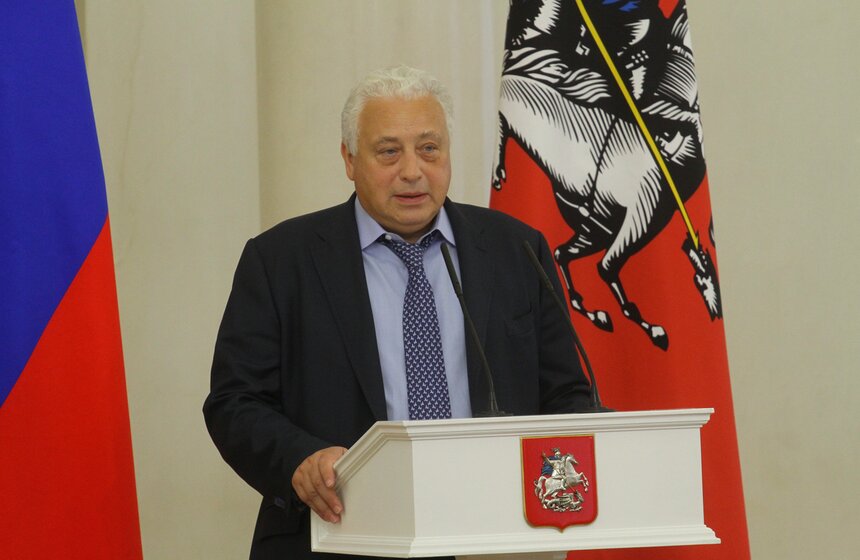 Леонид Печатников вручил награды многодетным родителям 4 фото