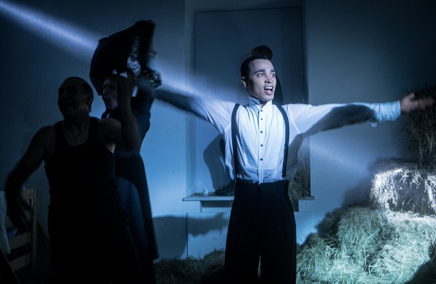 Показ спектакля "Черный русский" в доме Спиридонова 20 фото