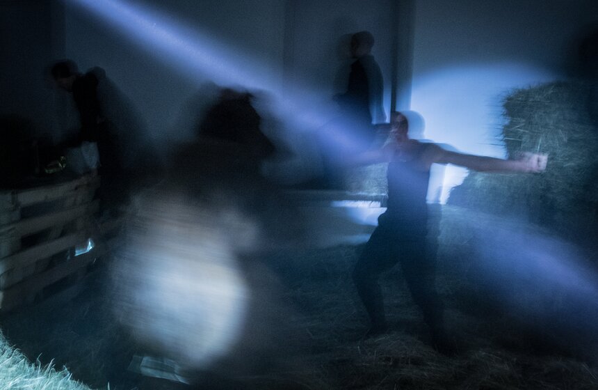 Показ спектакля "Черный русский" в доме Спиридонова 18 фото