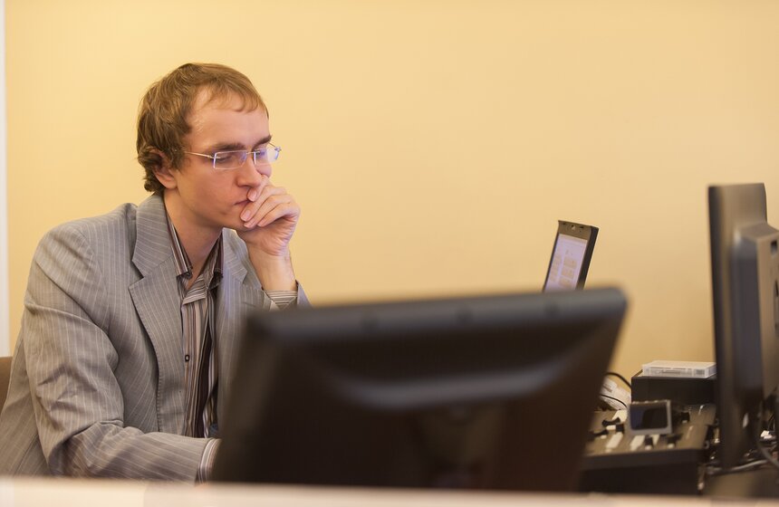 Фото. Как в Москве следят за выборами в Госдуму 10 фото