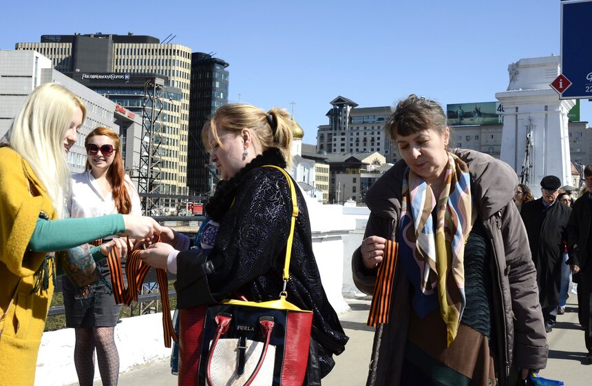 Издание М24.ru приняло участие в акции "Георгиевская ленточка" 12 фото