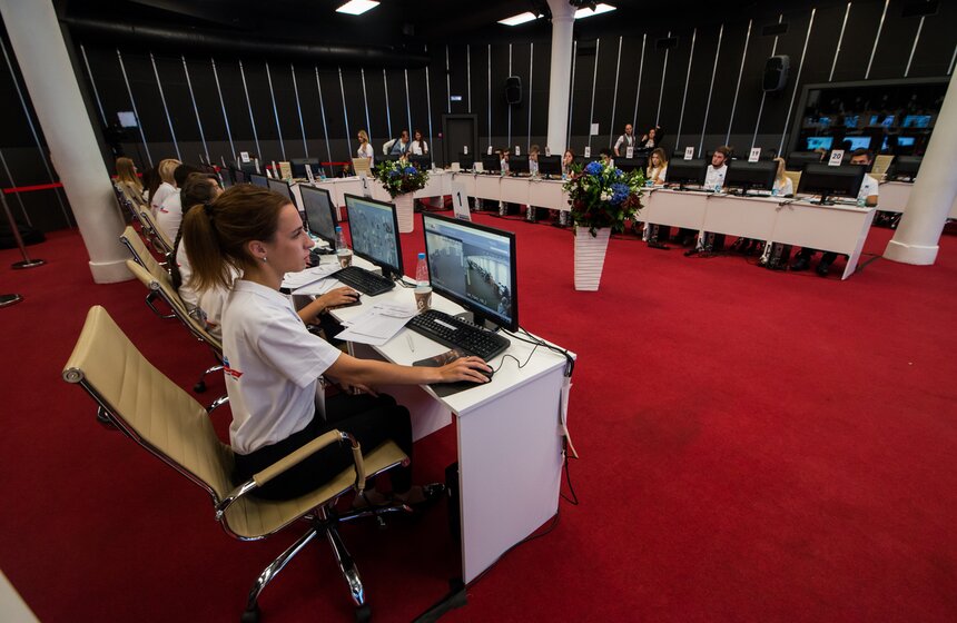 Фото. Работа штаба по наблюдению за выборами в Госдуму в Москве 12 фото