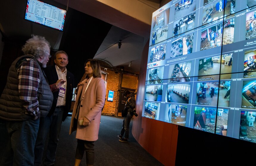 Фото. Работа штаба по наблюдению за выборами в Госдуму в Москве 19 фото