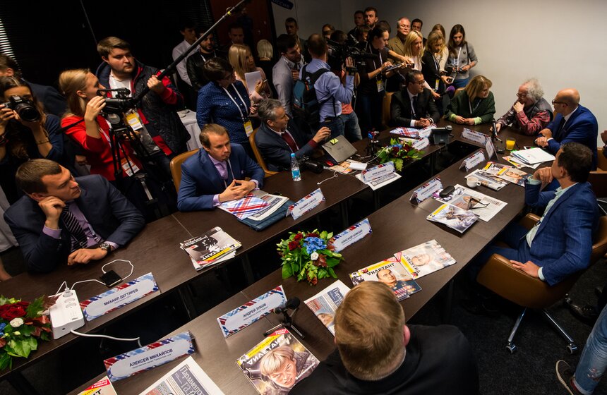 Фото. Работа штаба по наблюдению за выборами в Госдуму в Москве 21 фото