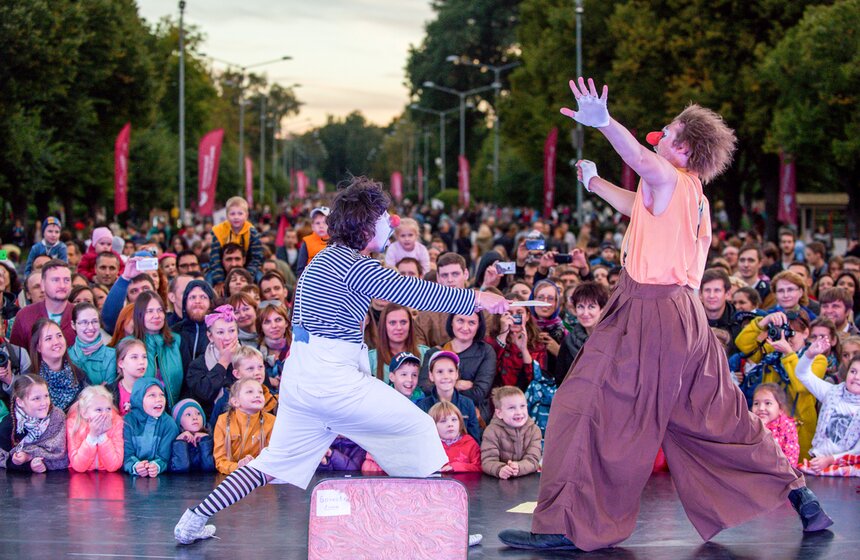 Фестиваль "Яркие люди" в парке Горького 14 фото