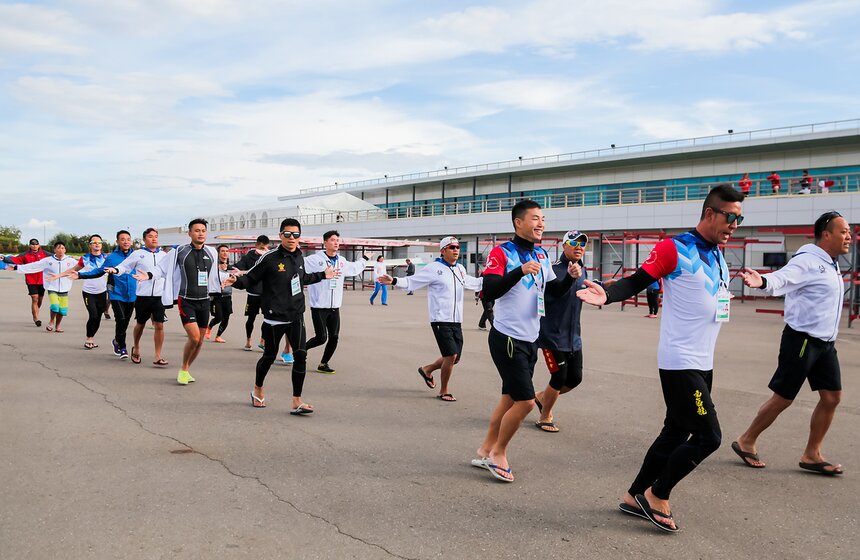 Чемпионат мира по гребле на лодках "Дракон" 2 фото
