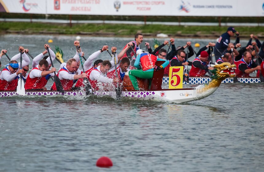Чемпионат мира по гребле на лодках "Дракон" 19 фото