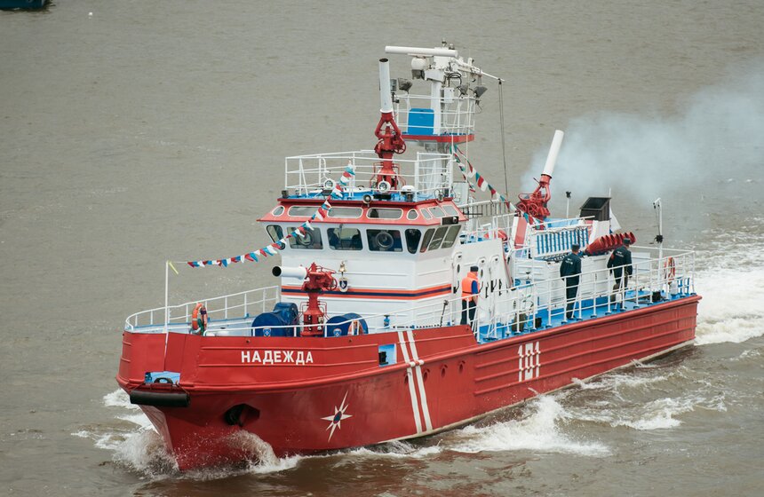 Парад кораблей прошел на Москве-реке 17 фото