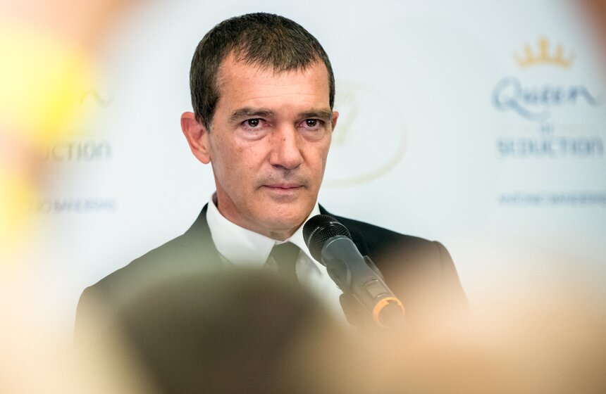 Выставка фоторабот Антонио Бандераса 2 фото