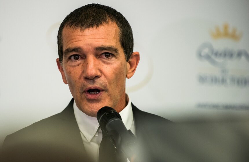 Выставка фоторабот Антонио Бандераса 3 фото