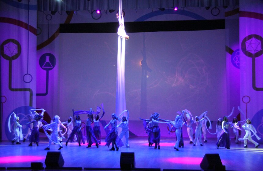 Мэр наградил победителей школьной олимпиады мегаполисов 7 фото