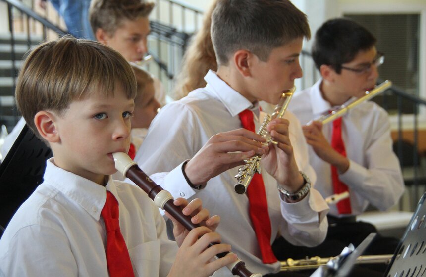 Мэр наградил победителей школьной олимпиады мегаполисов 4 фото