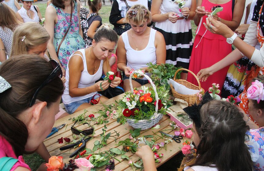 В парке "Сокольники" прошел велопарад "Леди на велосипеде" 11 фото