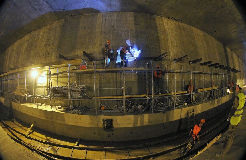 Собянин проверил ход работ на станции "Шелепиха" 20 фото