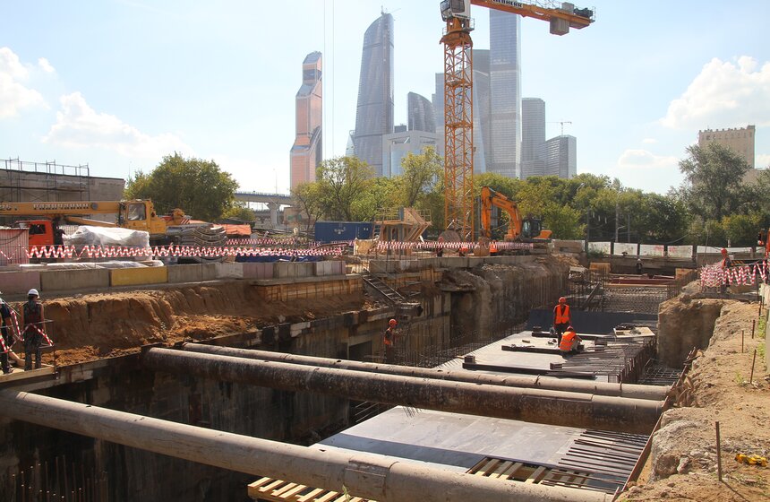 Собянин проверил ход работ на станции "Шелепиха" 1 фото