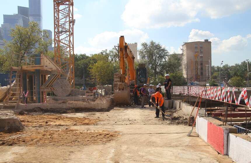 Собянин проверил ход работ на станции "Шелепиха" 8 фото