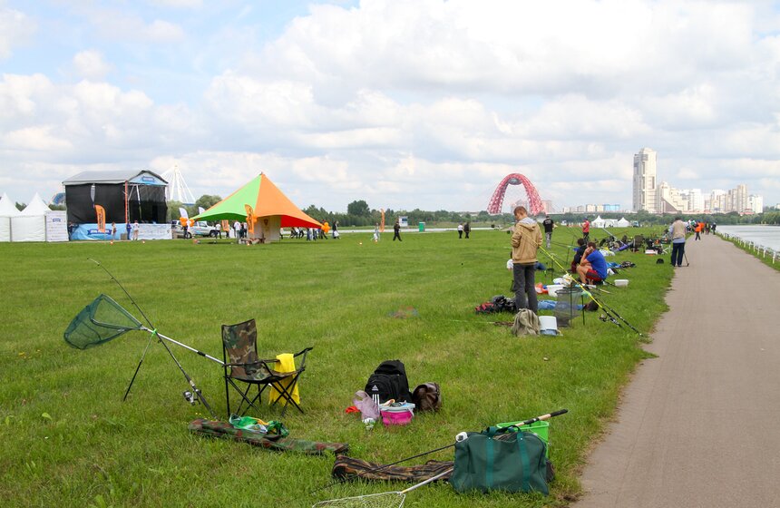 Турнир по любительской рыбалке на Гребном канале 2 фото
