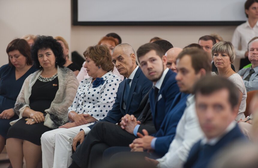 Дмитрий Медведев встретился с активом "Единой России" 10 фото