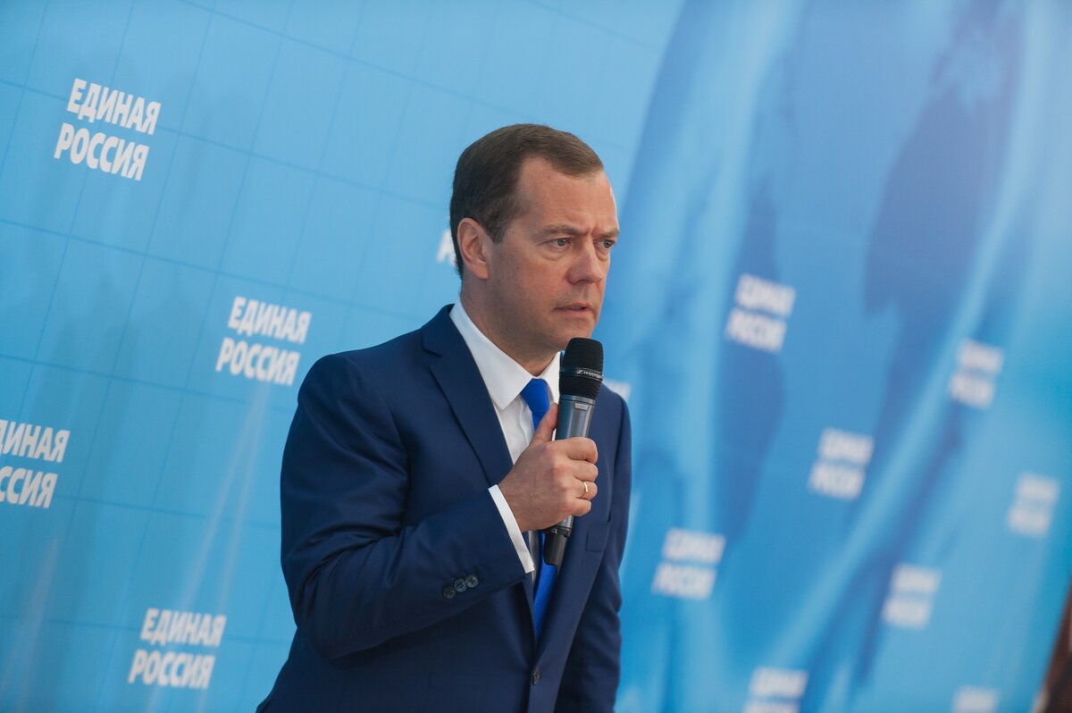 Медведев о террористах. Медведев угрожает. Медведев 2022. Медведев фото 2022. Интервью с д Медведевым 2022.