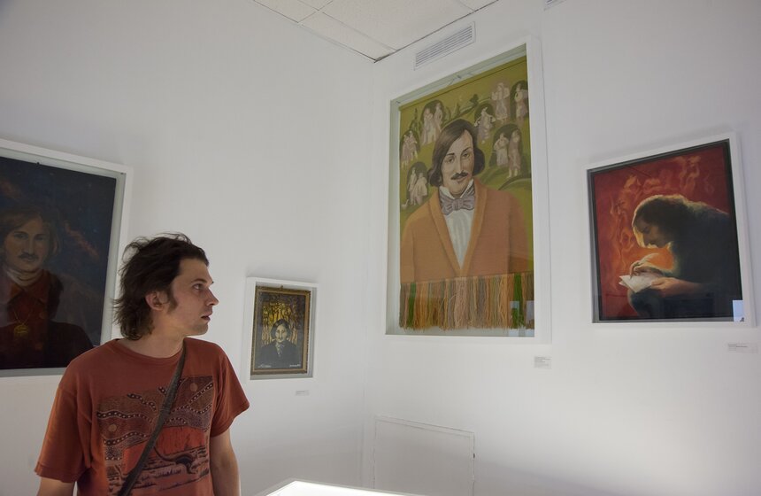 Выставка "Портрет" в галерее "Новое крыло" 23 фото