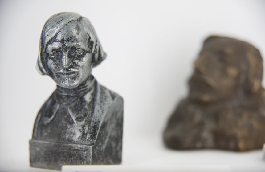 Выставка "Портрет" в галерее "Новое крыло" 18 фото