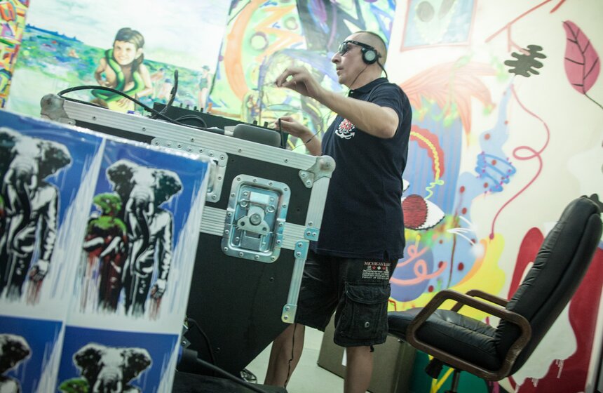 Выставка "Переспелые пальцы слонов" 21 фото