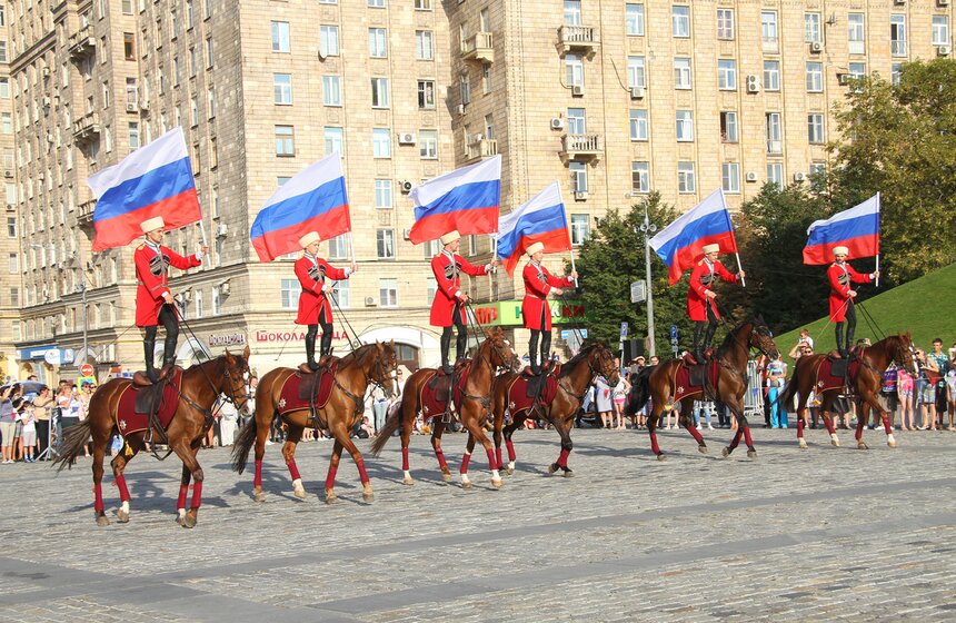 День Государственного флага отметили на Поклонной горе 9 фото